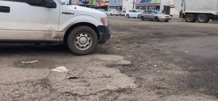 Ayuntamiento de Cajeme tapa los baches con tierra