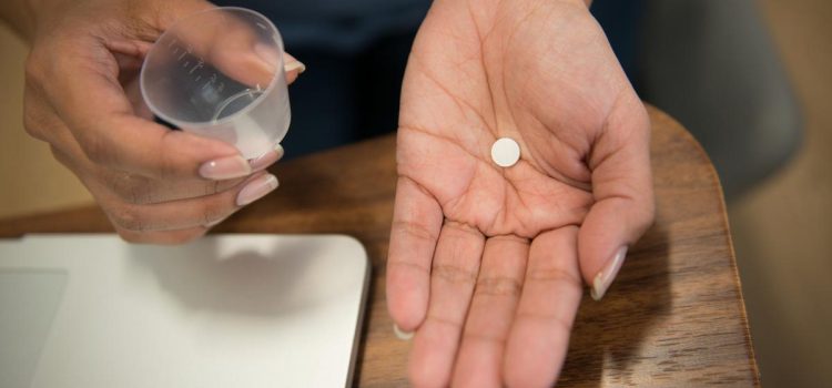 Preservan temporalmente acceso a la píldora abortiva en Estados Unidos