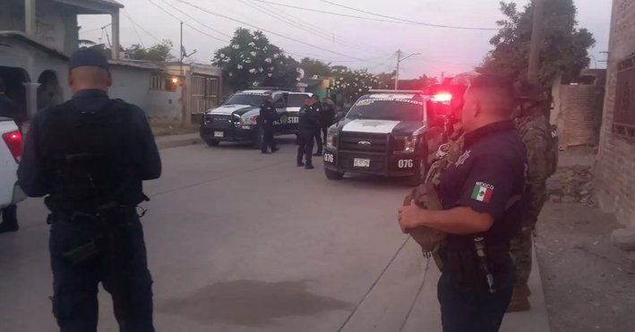 Comando armado «levanta» a tres hombres en Cajeme
