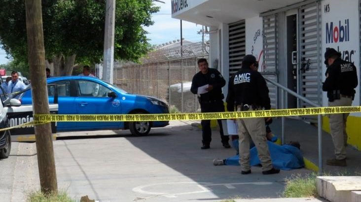 Muere hombre en la vía pública en Ciudad Obregón