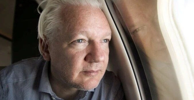 Julian Assange sale de prisión tras alcanzar un acuerdo con Estados Unidos