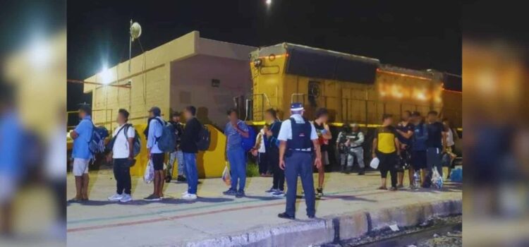 Aseguran a más de 70 migrantes en trenes y aeropuertos de Sonora, iban de paso hacia el norte