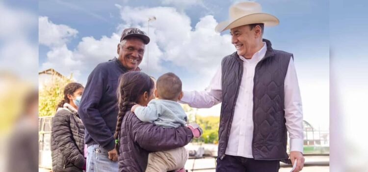 Benefician a familias vulnerables con Operativo Navideño