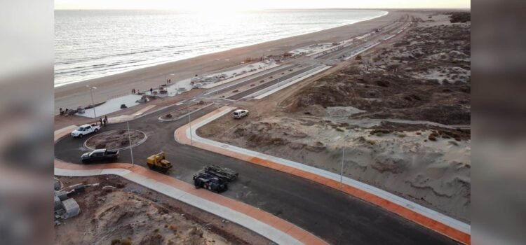 Transforman playa de Huatabampito: nuevo malecón lleva avance del 75%