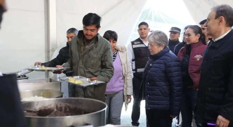Supervisan Alicia Bárcena y Alfonso Durazo albergues en frontera de Sonora con EU
