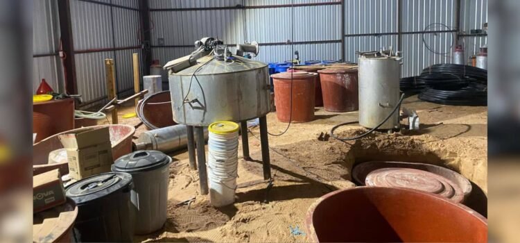 Aseguran laboratorio clandestino en Sonora y detienen a nueve sujetos