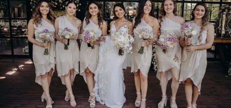 Novia eligió los vestidos más “horribles” para sus damas de honor