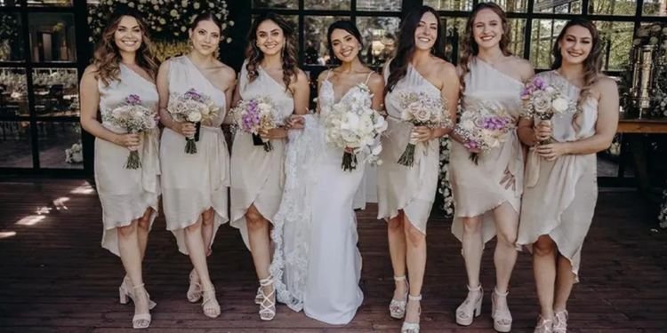 Novia eligió los vestidos más “horribles” para sus damas de honor