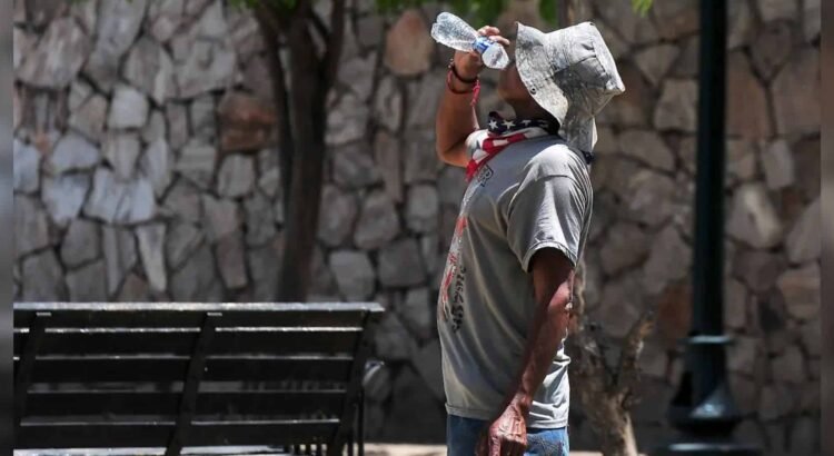 Seguirán días sin lluvia y calor de hasta 40 grados