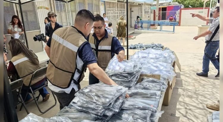 Comienza entrega de uniformes escolares en Sonora, serán más de 800 mil prendas