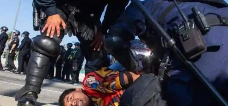 Inicia toque de queda en Los Ángeles Inicia toque de queda en Los Ángeles