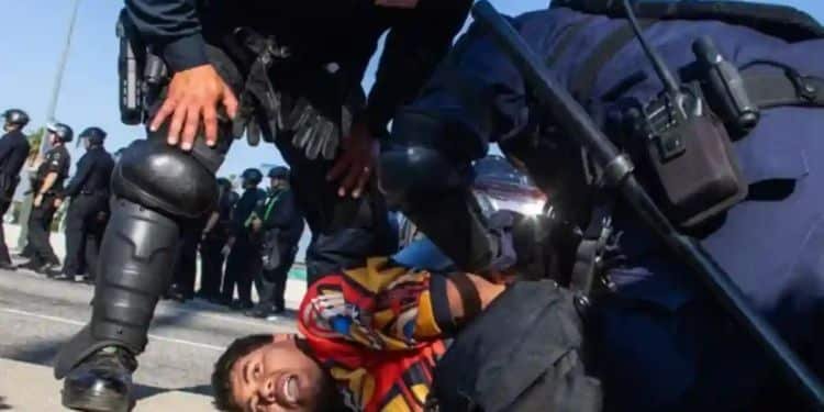 Inicia toque de queda en Los Ángeles