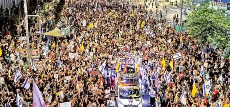 Miles se manifestaron en Tel Aviv contra plan de ocupación de Gaza Miles se manifestaron en Tel Aviv contra plan de ocupación de Gaza