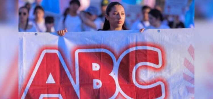 Fijan para octubre audiencia de socia de la Guardería ABC detenida en Arizona